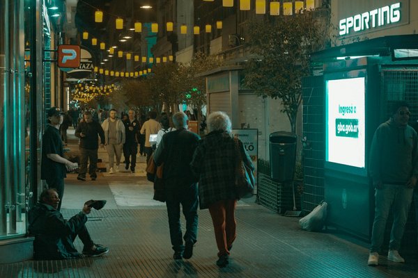 Impact du Revenu Universel sur les Travailleurs en Situation Précaire : Une Analyse Innovante